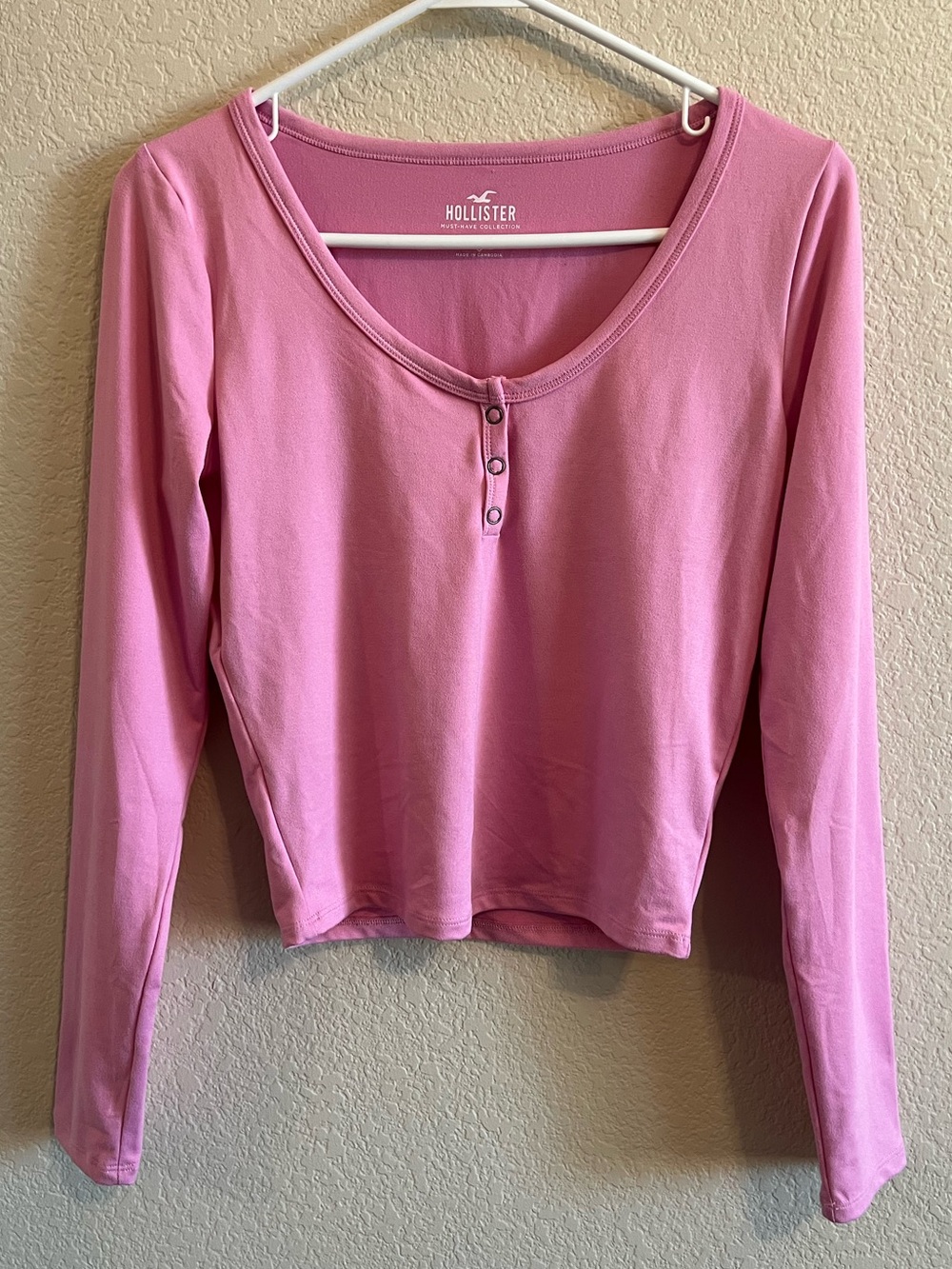 Hollister Pink Scoop-Neck Long Sleeve Cropped top Size M
